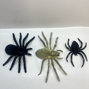 halloween toy spiders tarantula spooky creepy decor skeleton fuzzy